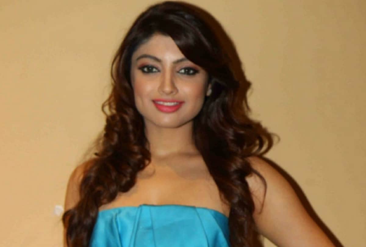 Bigg Boss 13 Akanksha Puri praise Paras Chhabra for gave his jacket to Asim Riaz
