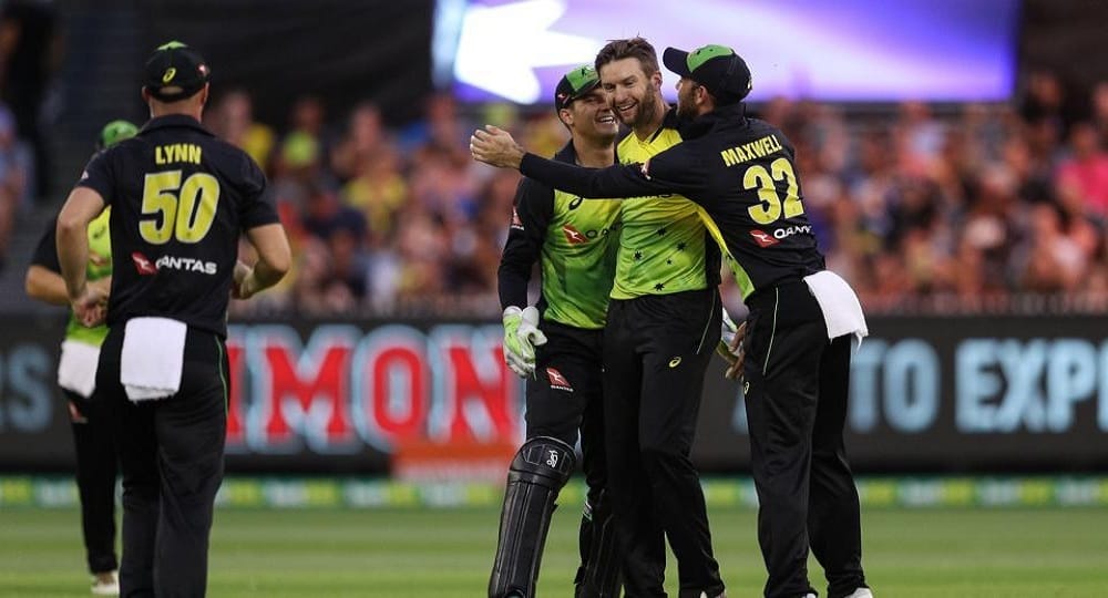 Australia beats england by 7 wickets in T20 tri-series