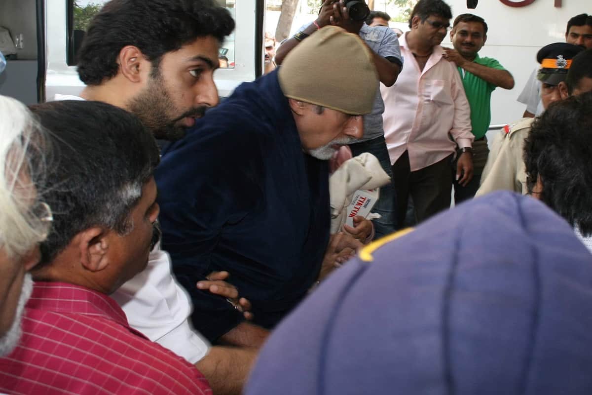 amitabh bachchan gets ill no public appearance on sundya darshan