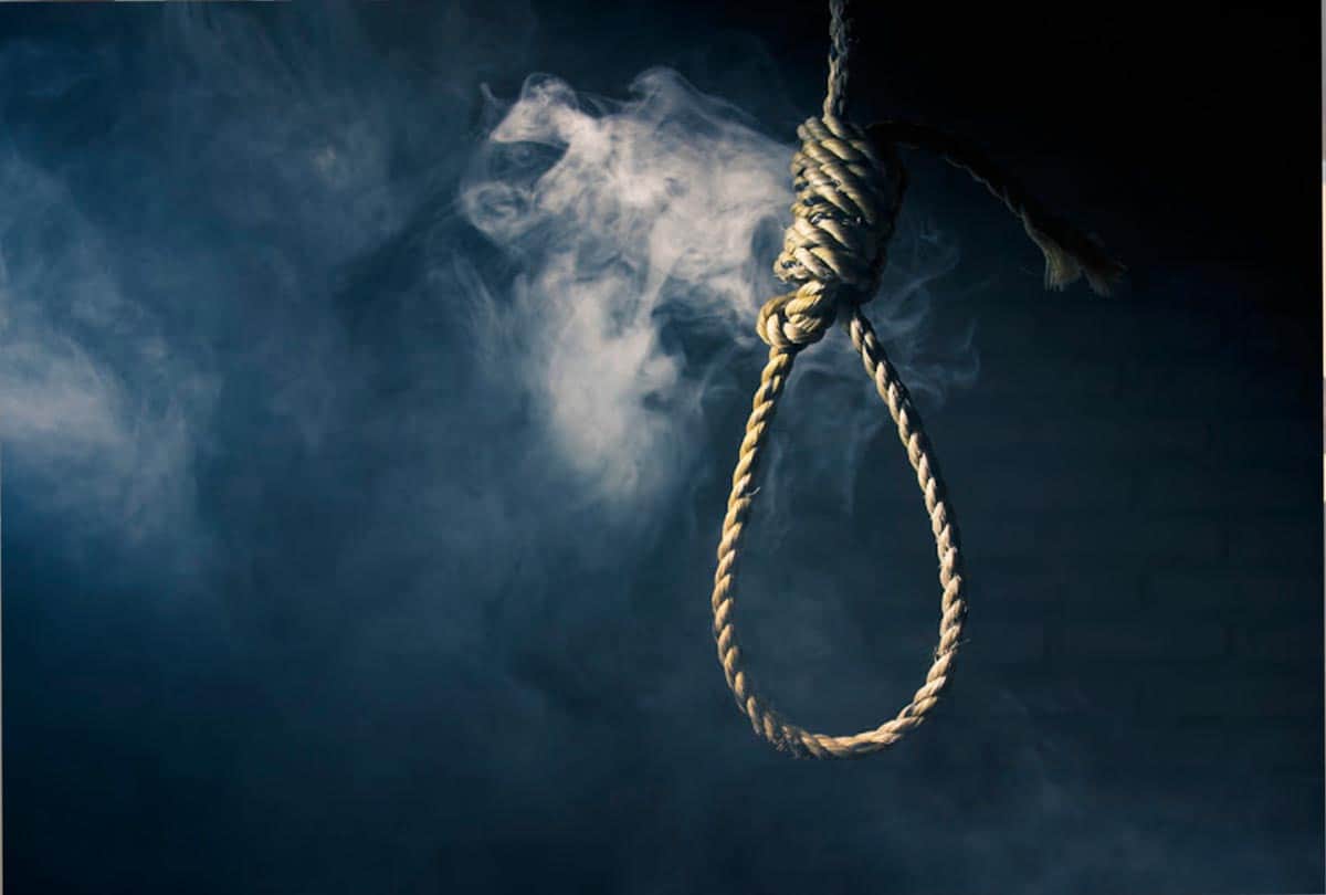 Student of class 9th committed suicide