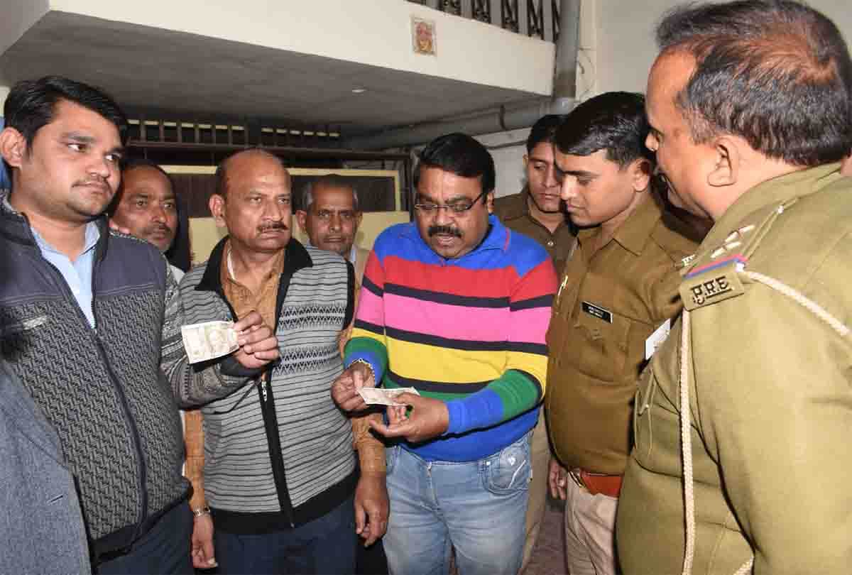 fake rs 500 notes dispensed by atm machine in kanpur