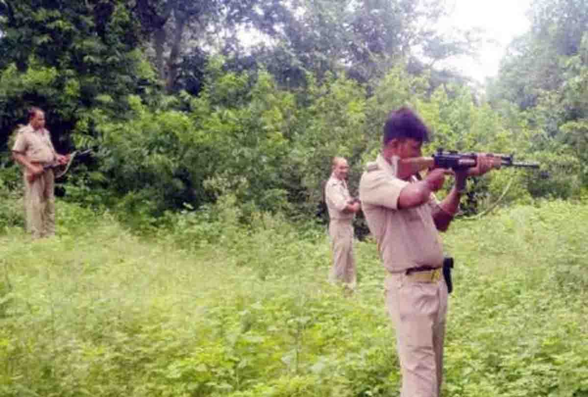 Naval Dhobi Surrender In Satna Court because of encounter