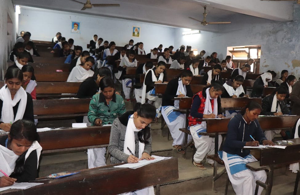 Another solver has been cought in UP board exam