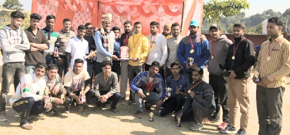 कुल्हेड़ा को हराकर सरोह ने जीती क्रिकेट प्रतियोगिता