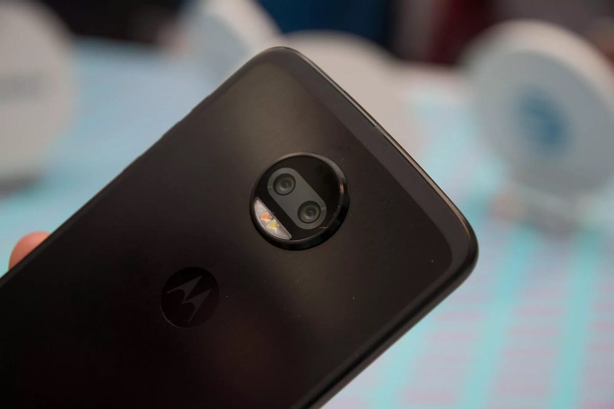 Moto Z2 Force sale starts From Flipkart, Know price and offers