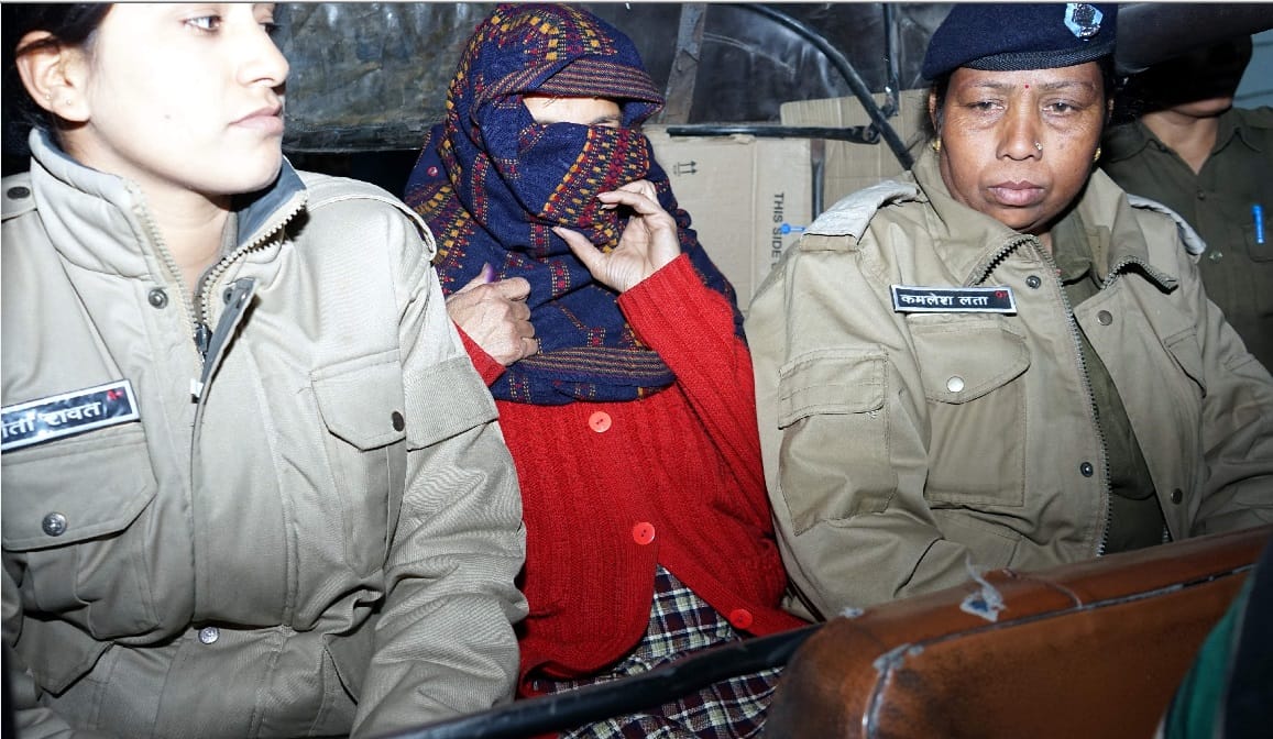 step mother cut daughter in two pieces