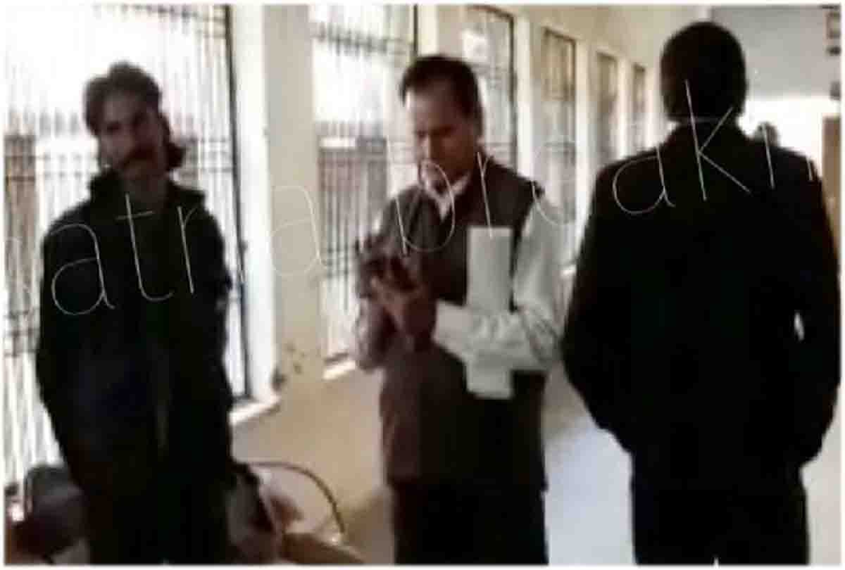 naval Dhobi surrender in Satna Court