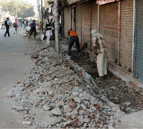 fake nullah digged by encroachers near roadways