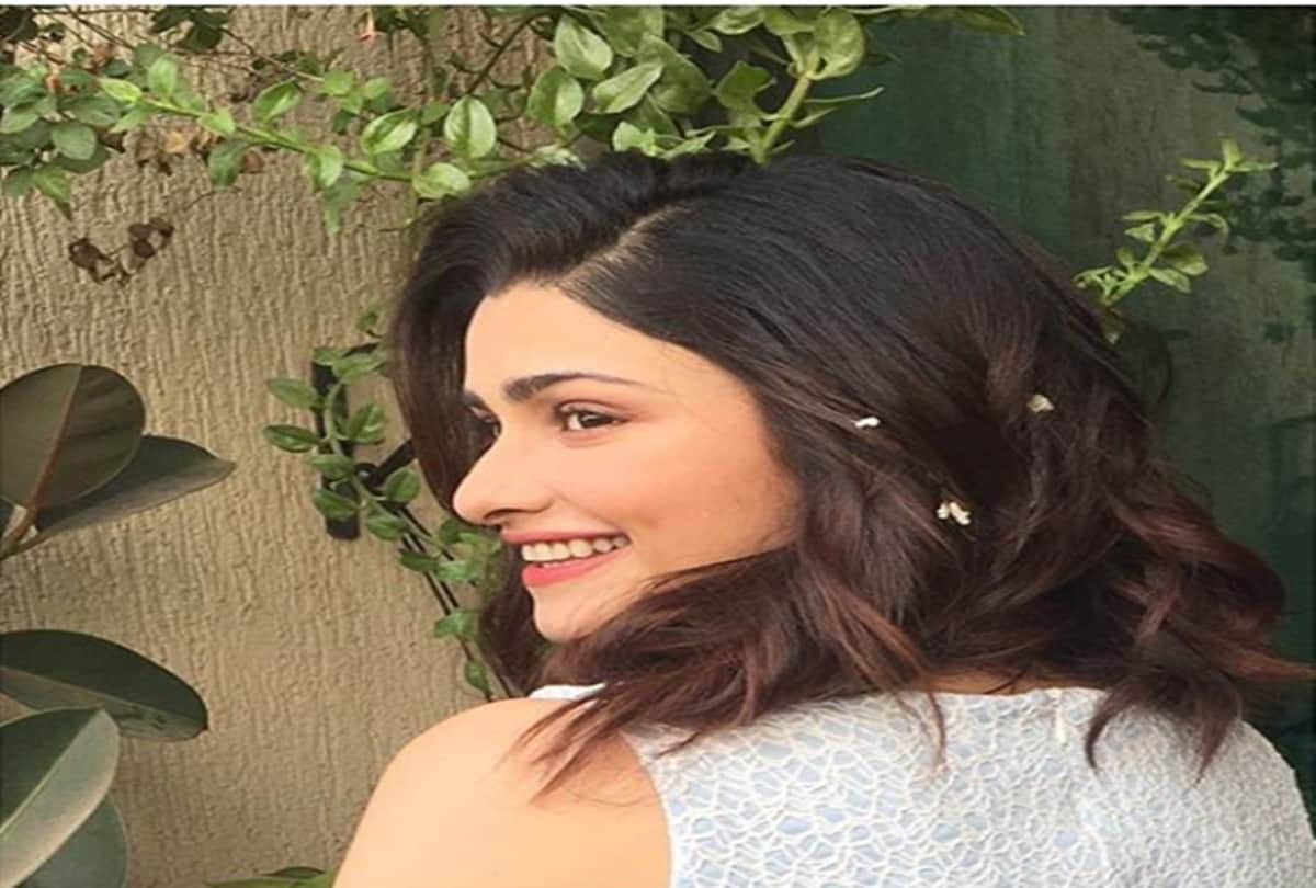 Prachi Desai shared her new look photo on social media
