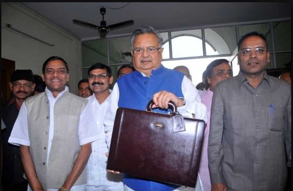 cg budget 2018: Chief Minister Raman Singh presents budget For the financial year 2018-19