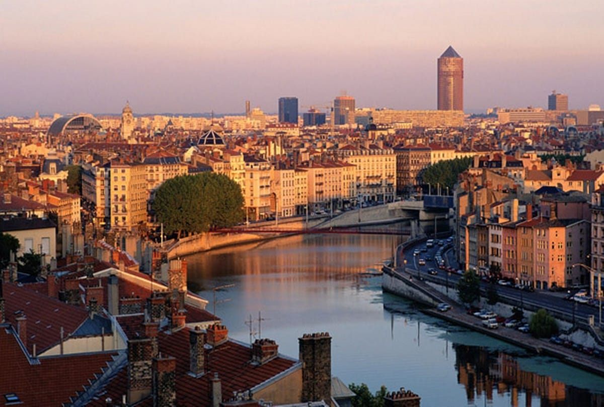 Driver's daughter kidnapped for robbery of millions from cash van in France