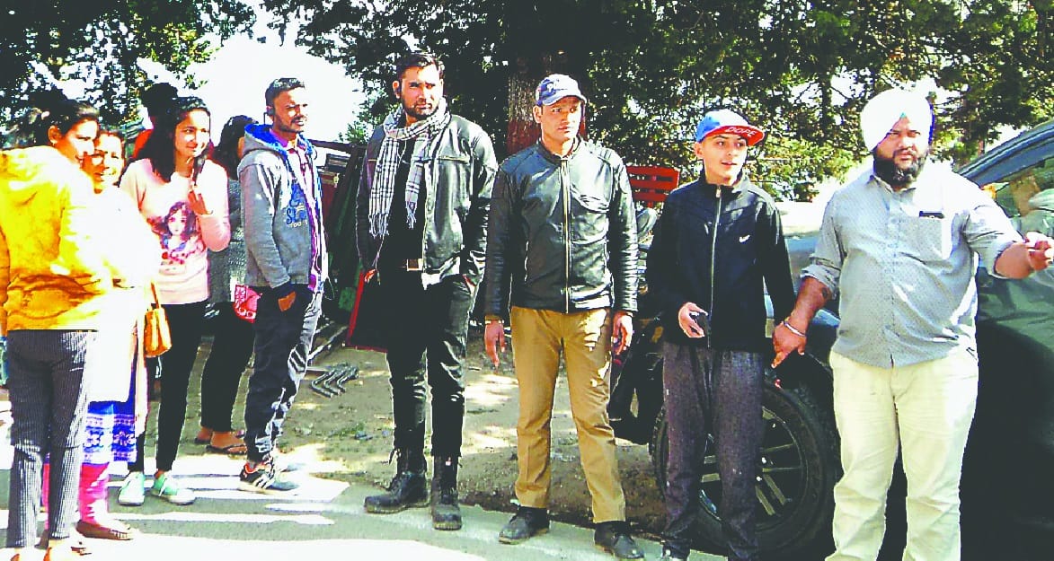 shraddha kapoor arrives uttarakhand for batti gul meter chalu shooting