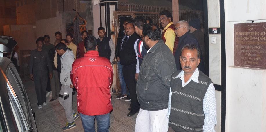 agra sp leader son commits suicide