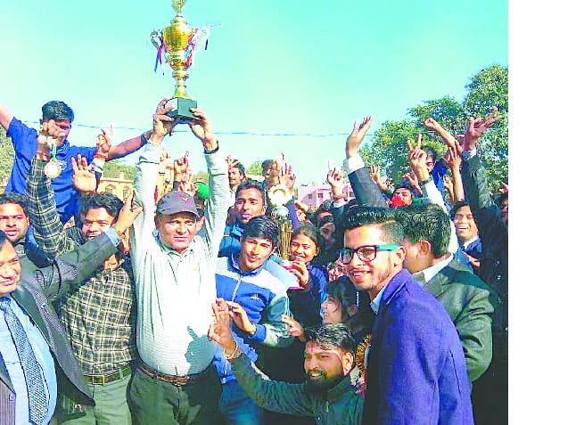 virendra and himani becomes champion