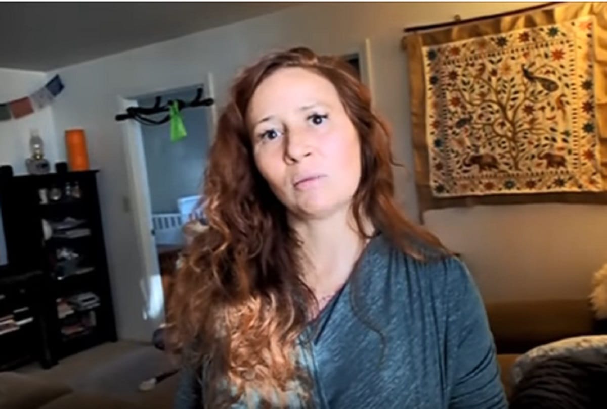 woman from california bought lettuce 3 inch lizard