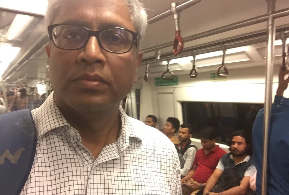 fir filed against aap leader ashutosh for derogatory remarks on gandhi, nehru, vajpayee 