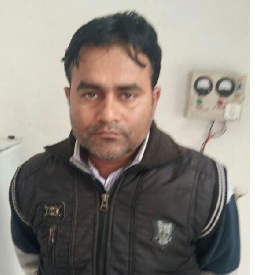 agra assistant manager sent to jail