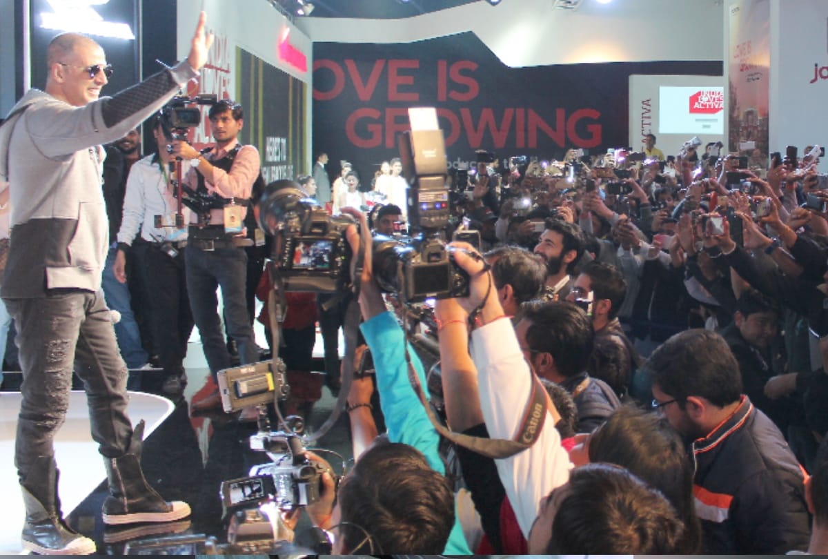auto expo : akshay kumar came to advertise honda bikes