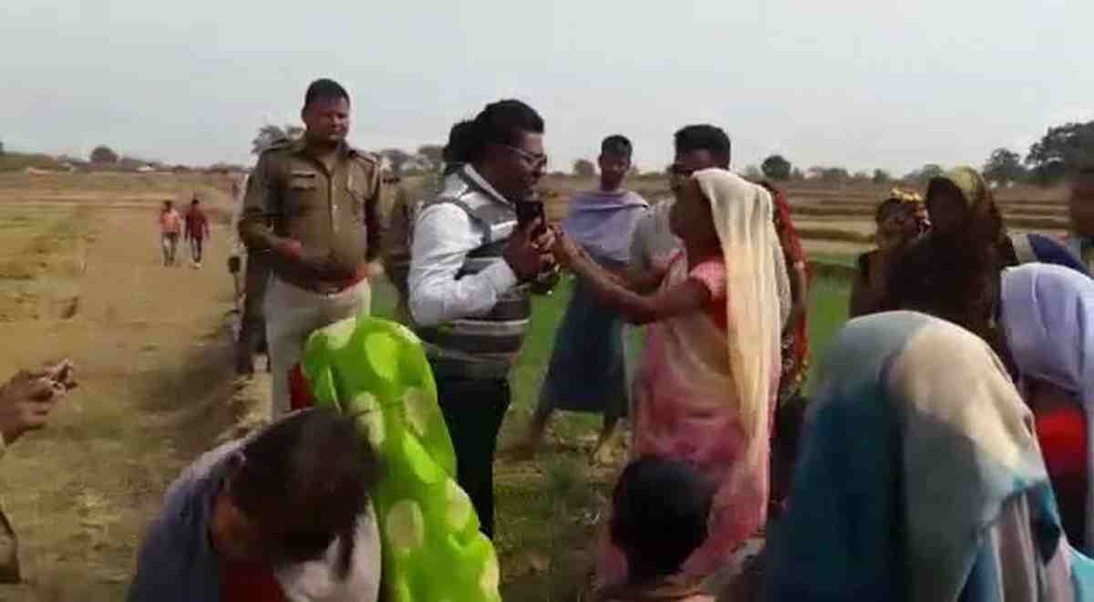 Woman beat ranger in chandauli