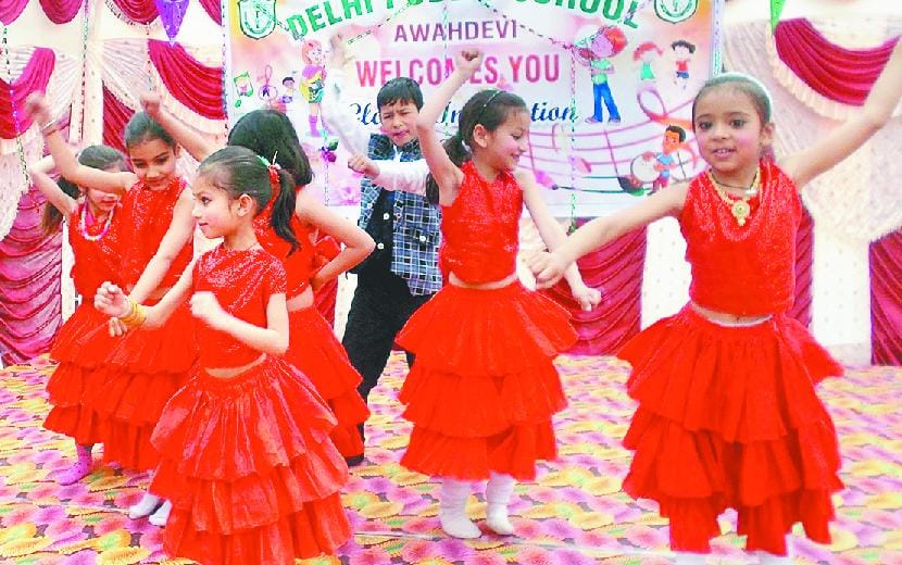 विभिन्न गतिविधियों के मेधावी बच्चे किए सम्मानित