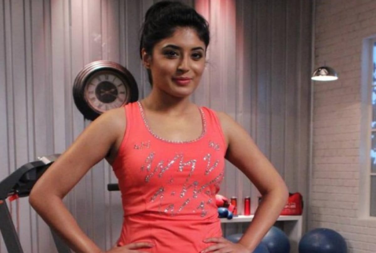tv actress Kritika Kamra shared her bold photo on instagram