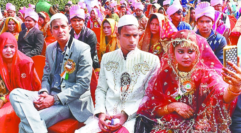 saamaajik samrasta ka saakshi bana