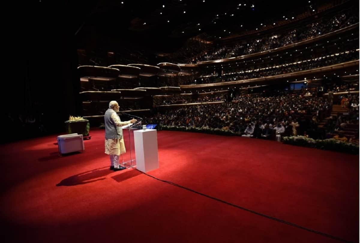  PM Narendra Modi met with with GCC Business Leaders in Dubai of UAE