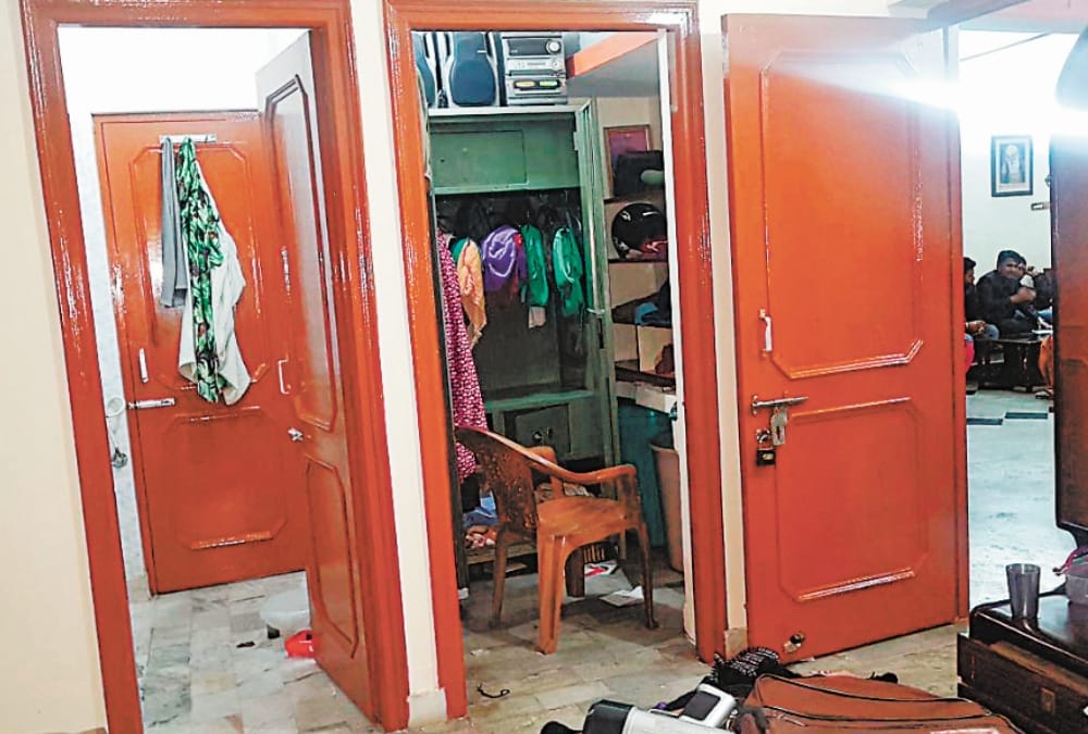 theft in Defense Ministry official's house, mohali news