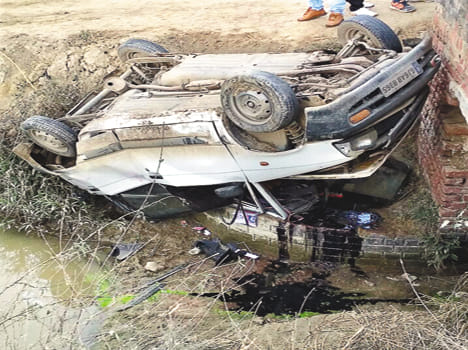 BSF jawans injured after car crashes