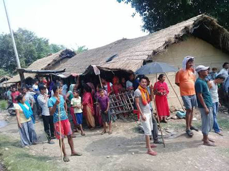 Awesome people awaiting night in fear of leopard