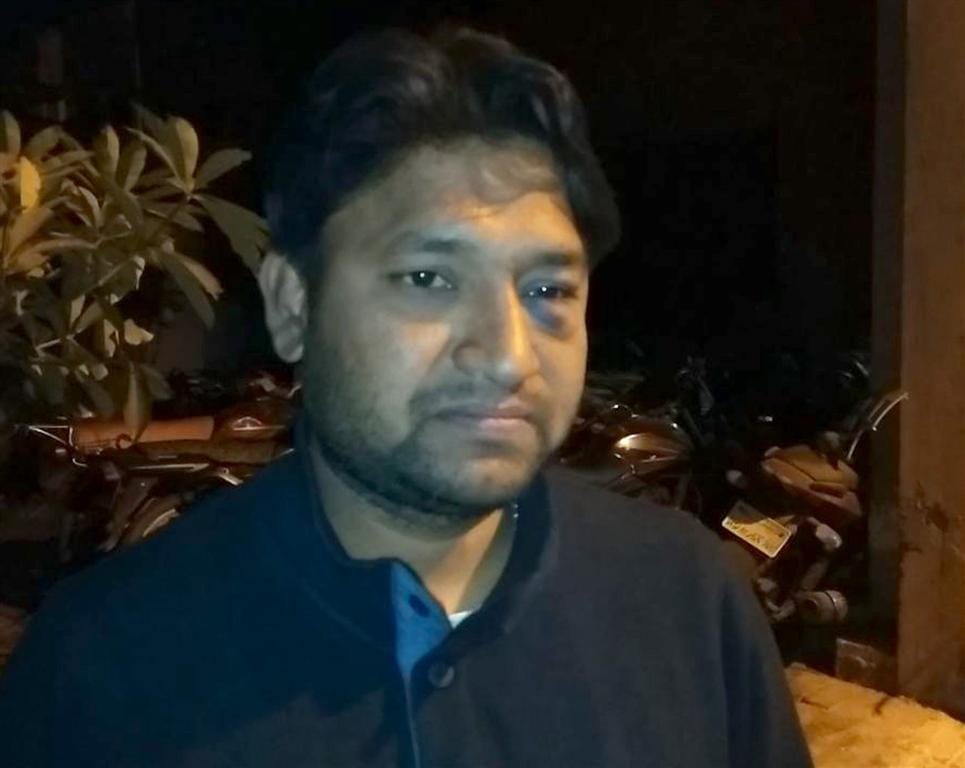Loot in nautanki wine trader's revolver