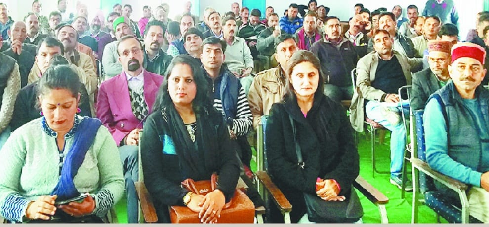 अध्यापक संगठनों को विश्वास में लेकर तबादला नीति बनाए सरकार