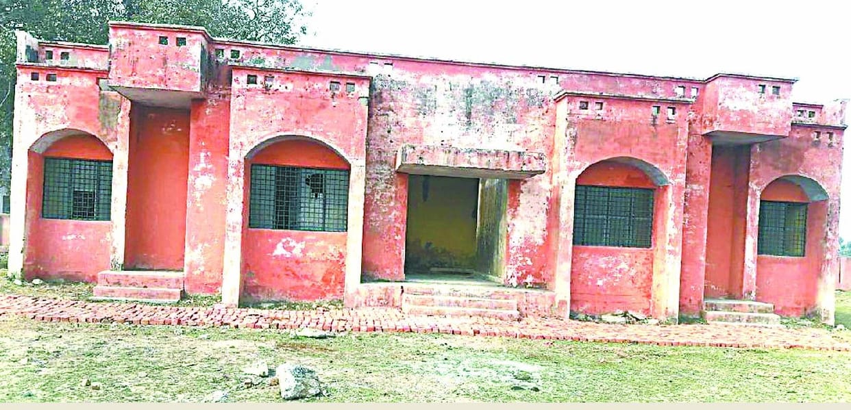 गंडाह और सादुल्लागंज का सामुदायिक स्वास्थ्य केंद्र हुआ जर्जर