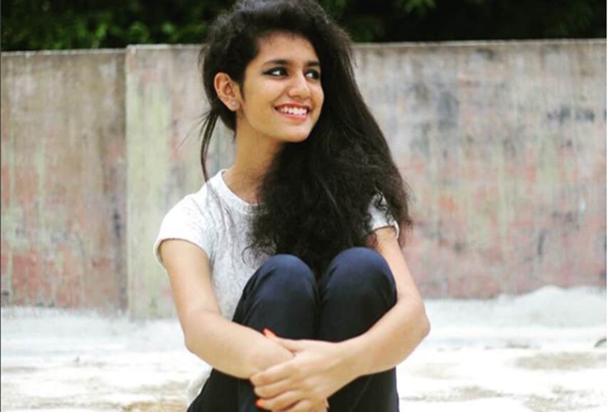 malyalam actress priya prakash varrier become internet sensation after viral video
