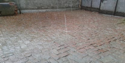 Rain with ole, cold, mercury dropped