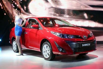 car companies are giving huge discounts on their vehicles