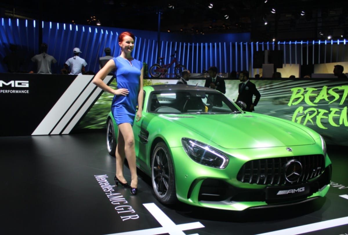 autoexpo 2018: the truth behind the life of models happiness