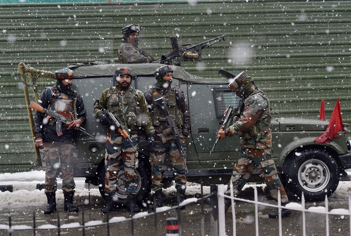 grenade attack on general bus stand anantnag jammu kashmir before Republic Day, High alert in state