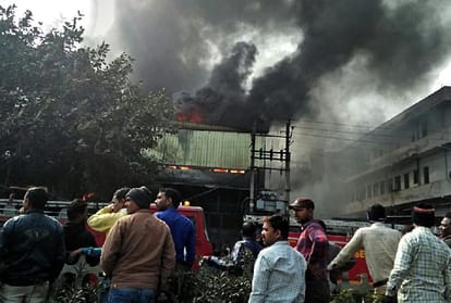 two footwear factories caught fire in delhi