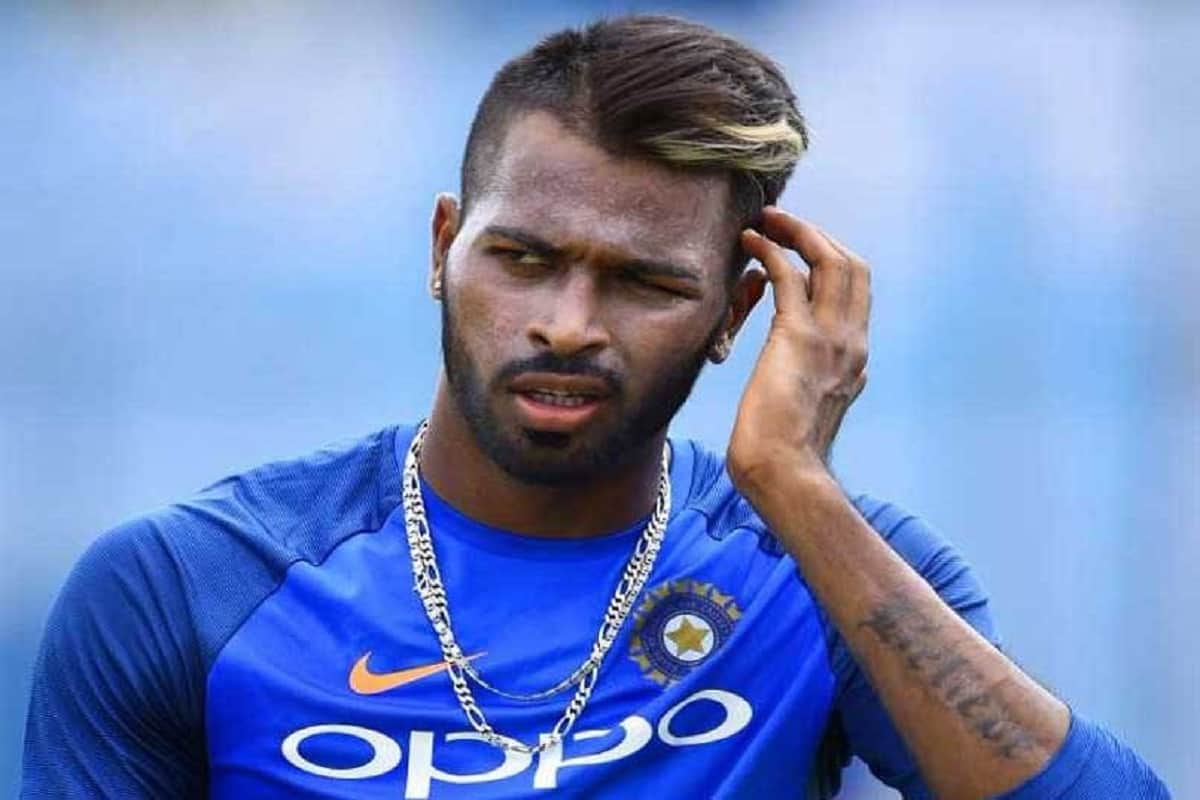 Cricketer Hardik Pandya Dating Esha Gupta But Do Not Want To Make It Public
