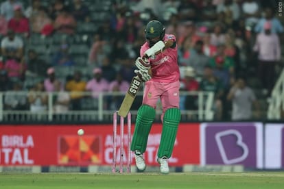 rohit sharma wants kohli take drs but dhoni overruled in johannesburg odi