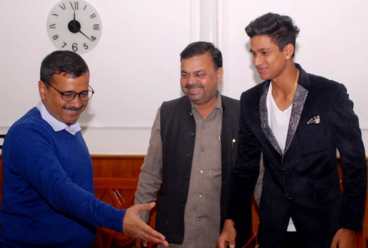 under 19 cricketer met delhi cm kejriwal