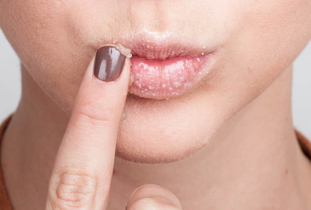 Know How to Make Thin Lips Attractive Follow These Step by Step Process