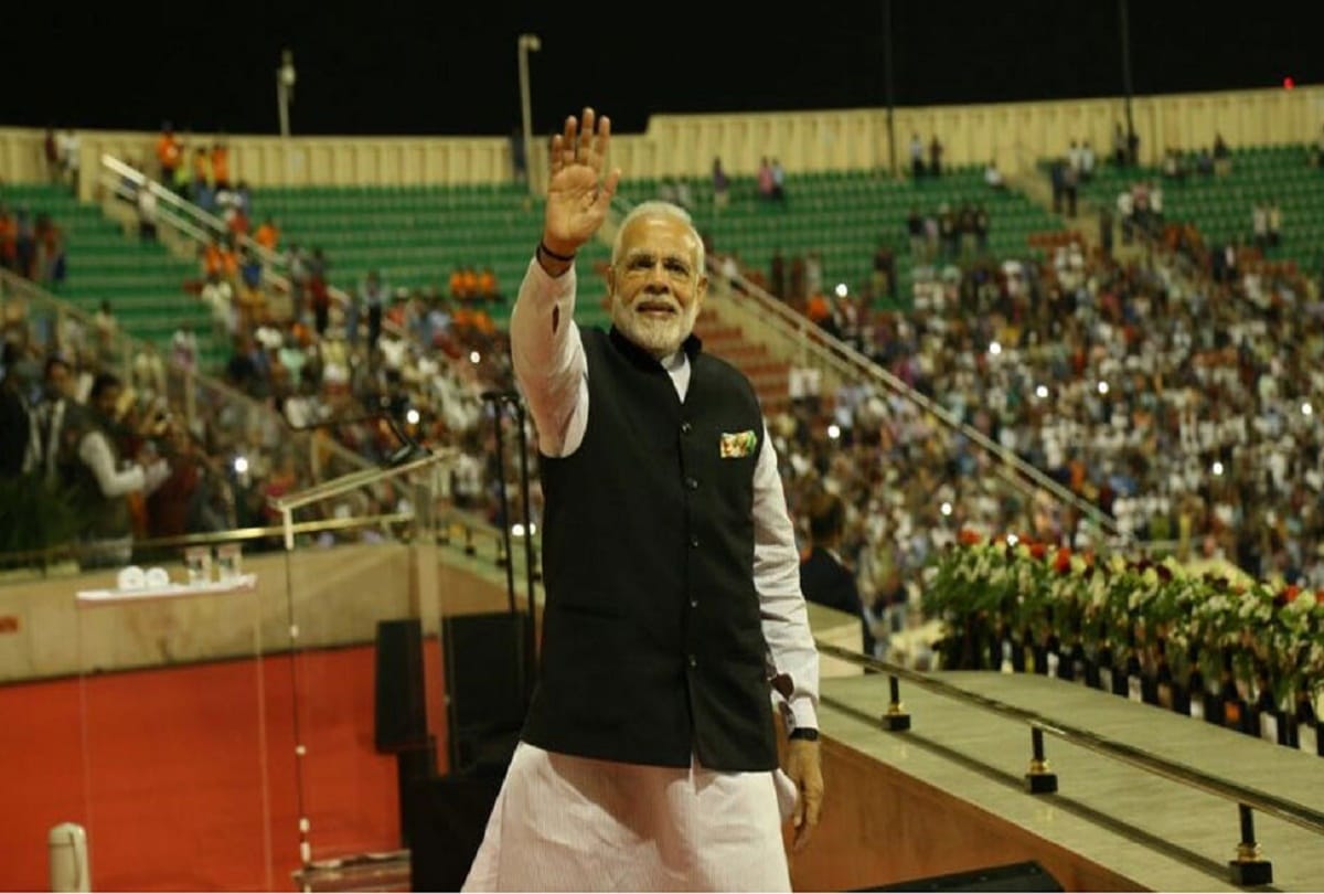 Prime Minister Narendra Modi arrives in Oman's Muscat received by Deputy Prime Minister