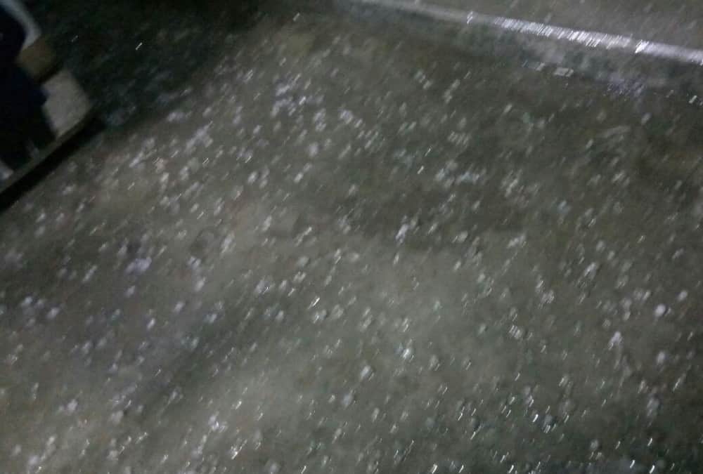 rain with strong wind in lucknow.