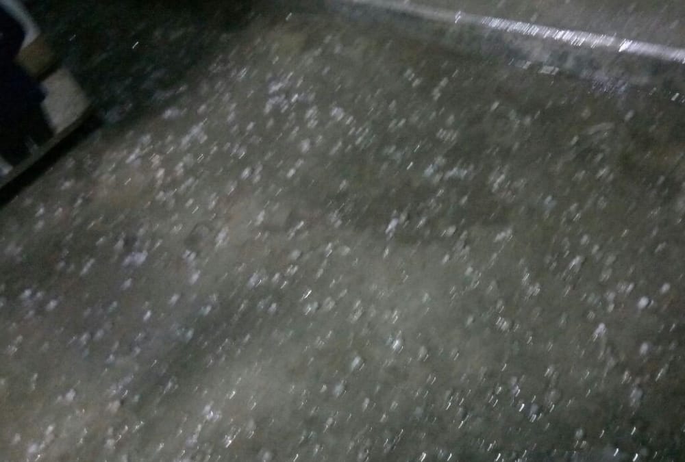 rain with strong wind in lucknow.