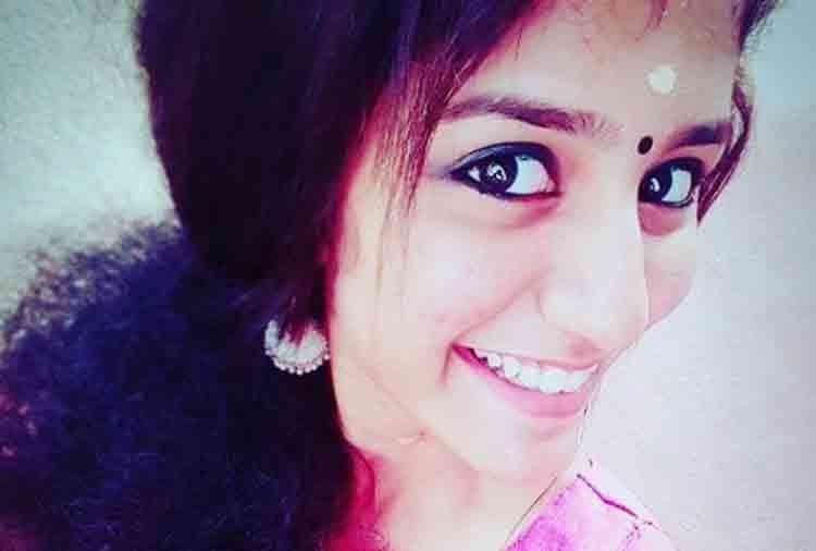 malyalam actress priya prakash unseen photos goes viral