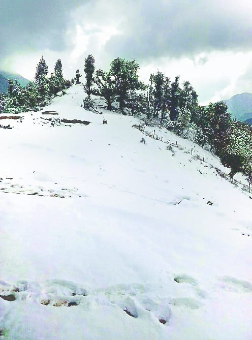 Snowfall 2018 Tourist happy and enjoy cold weather