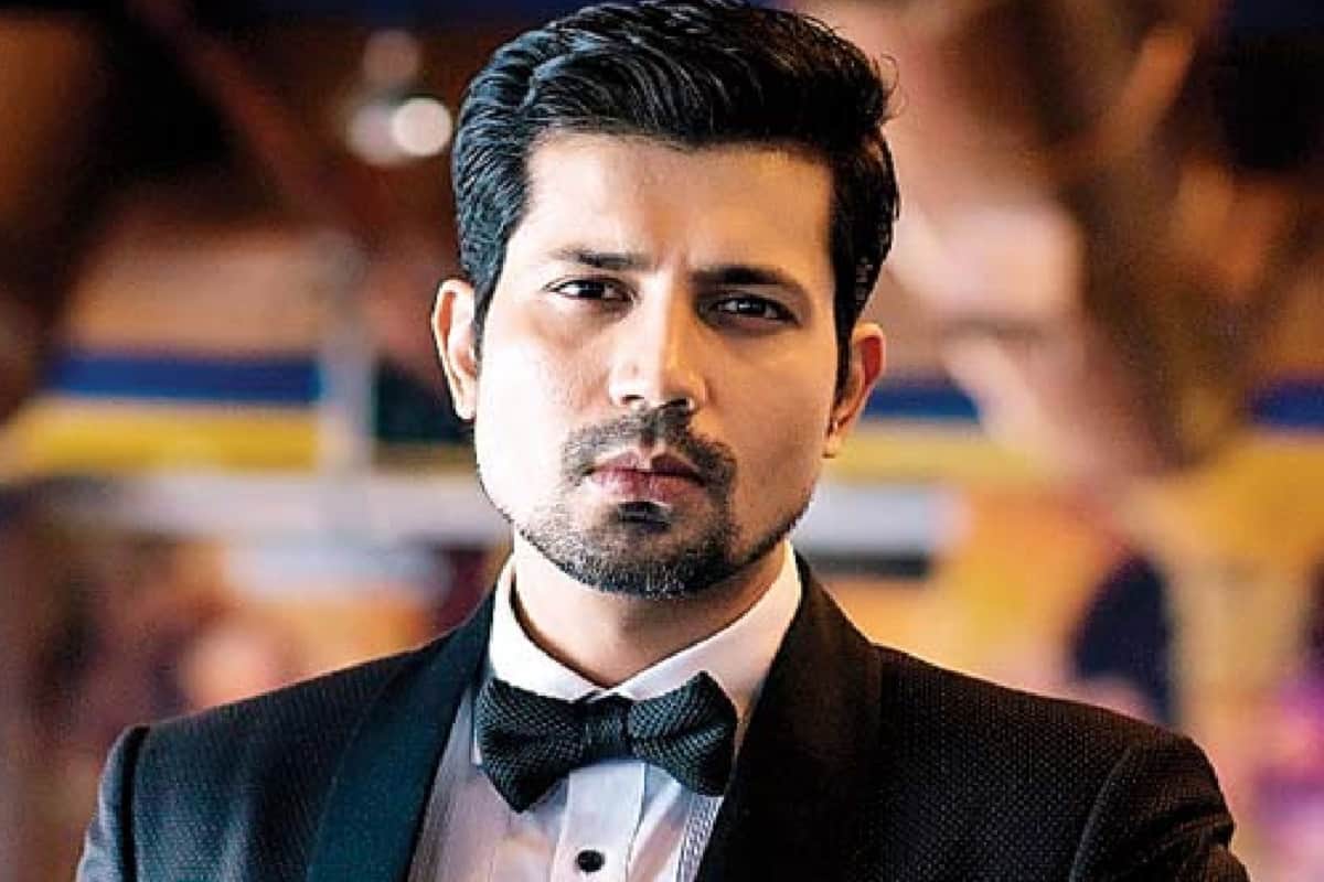 TV actor Sumeet Vyas signed film against Kangana Ranaut after Kareena Kapoor for a thriller