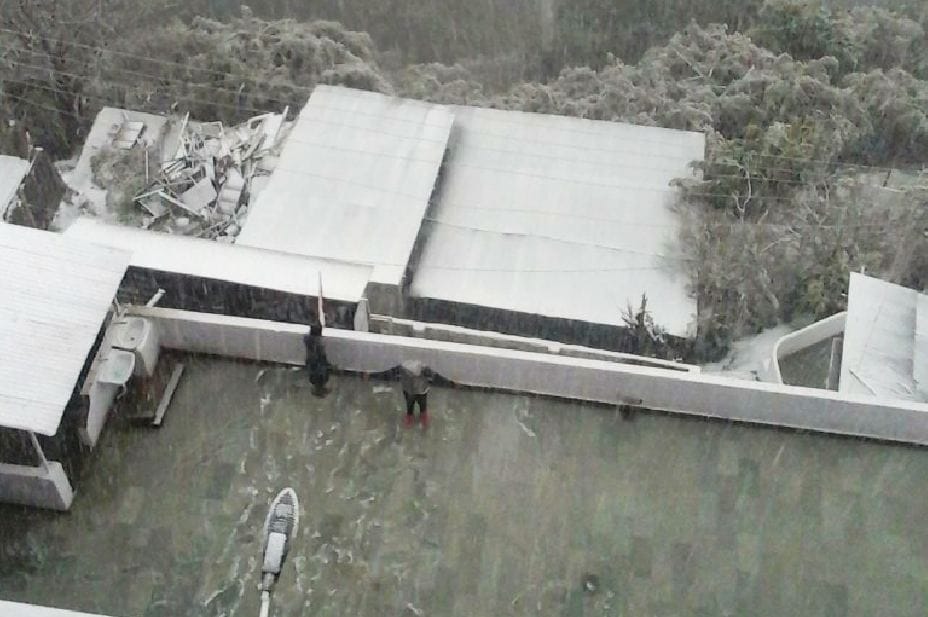 PICTURE OF SNOWFALL IN MATA VAISHNO DEVI KATRA JAMMU 
